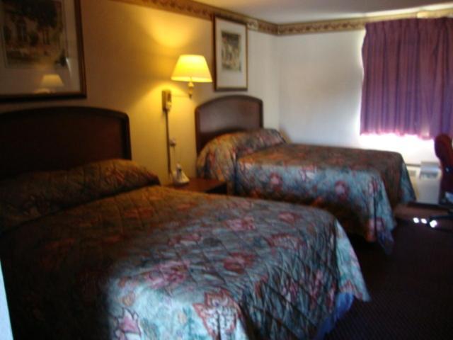 Budget Inn Express Augusta Room photo