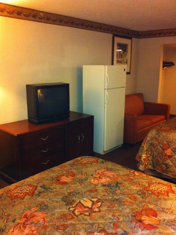 Budget Inn Express Augusta Room photo